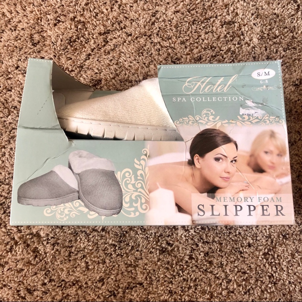Women’s Slippers (White)